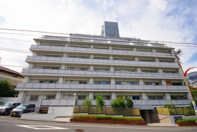 日商岩井弥生町マンション外観